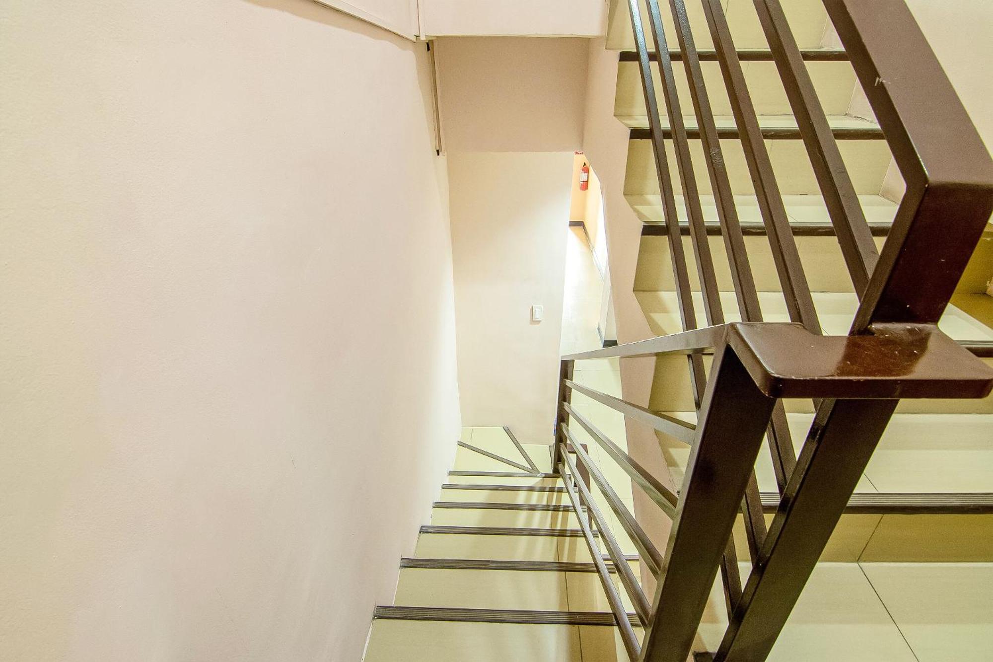 Oyo 766 Ichehan Apartments Manila Luaran gambar