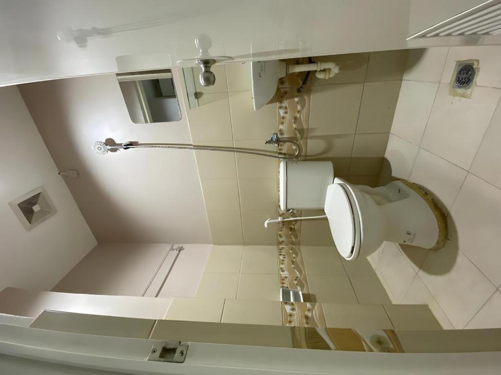 Oyo 766 Ichehan Apartments Manila Luaran gambar