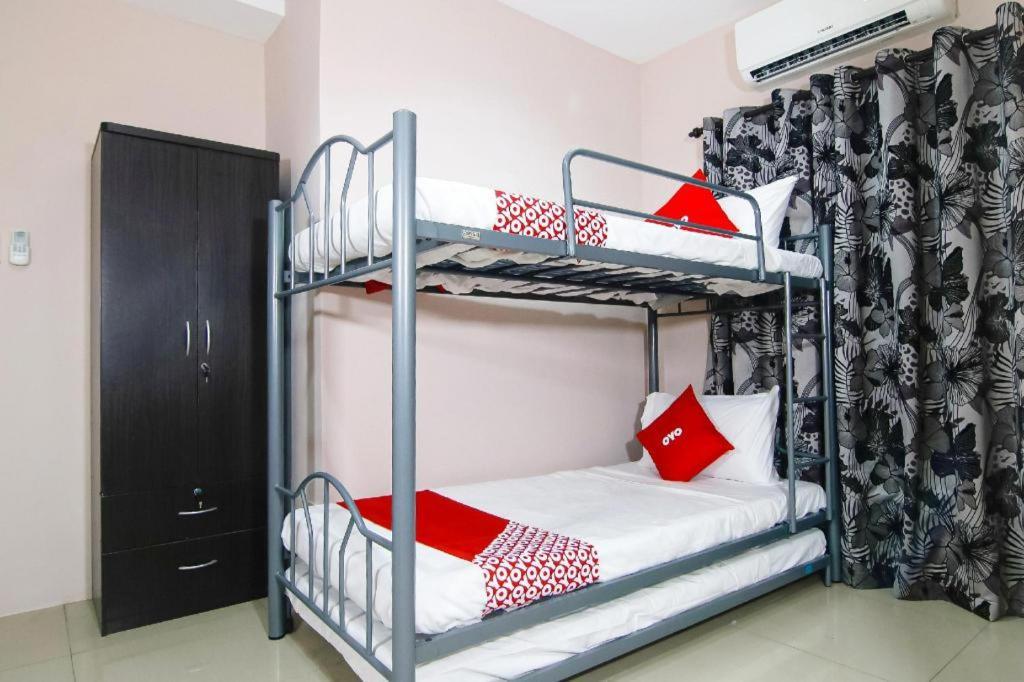 Oyo 766 Ichehan Apartments Manila Luaran gambar