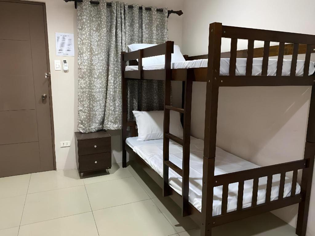 Oyo 766 Ichehan Apartments Manila Luaran gambar