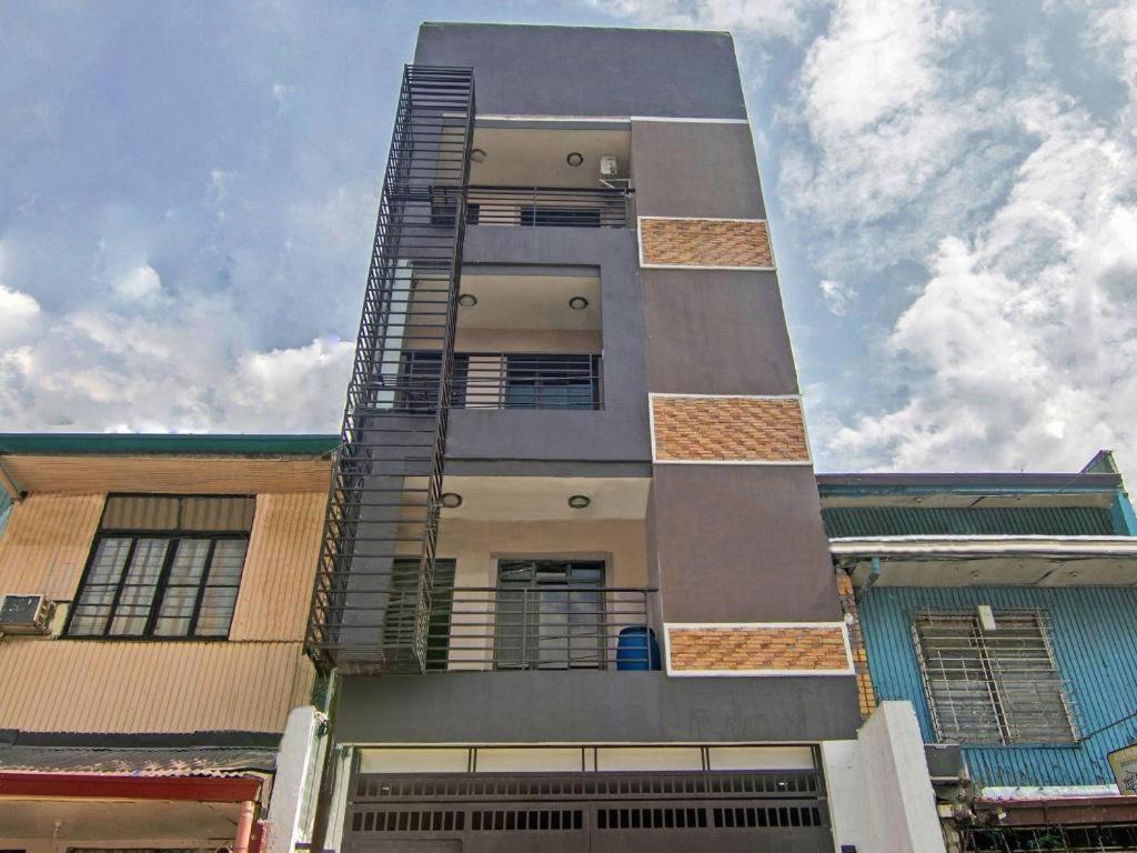 Oyo 766 Ichehan Apartments Manila Luaran gambar